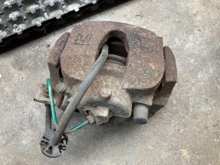 bontott RENAULT ESPACE IV Bal első Féknyereg Munkahengerrel