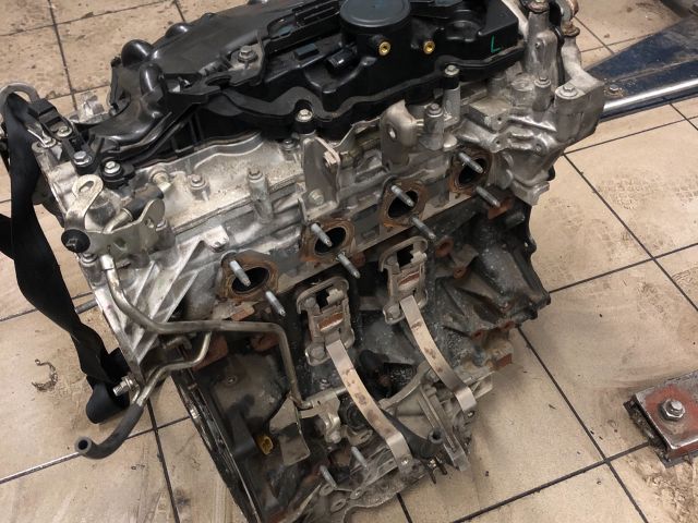 bontott RENAULT ESPACE IV Motor (Fűzött blokk hengerfejjel)