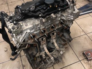 bontott RENAULT ESPACE IV Motor (Fűzött blokk hengerfejjel)