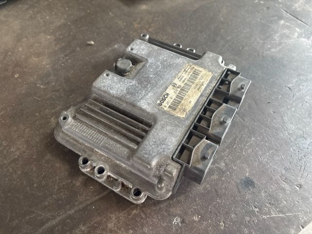 bontott RENAULT ESPACE IV Motorvezérlő