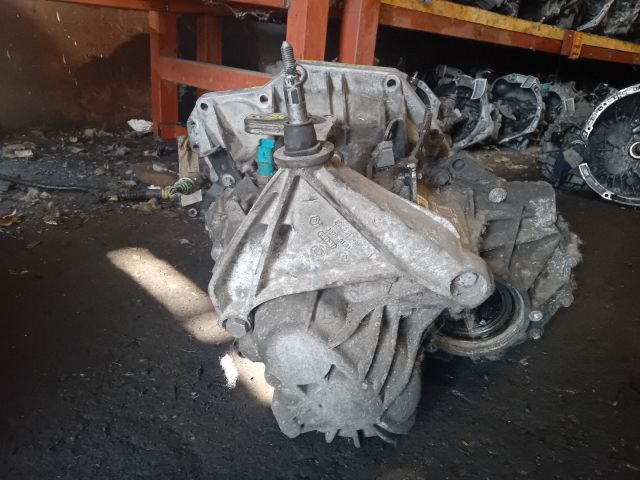 bontott RENAULT ESPACE IV Váltó (Mechanikus)