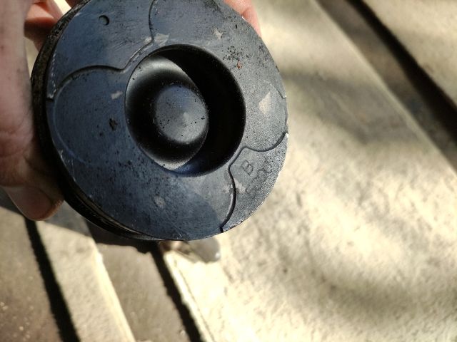 bontott RENAULT ESPACE IV Dugattyú