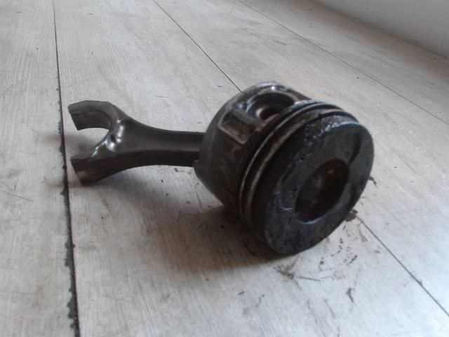 bontott RENAULT ESPACE IV Dugattyú