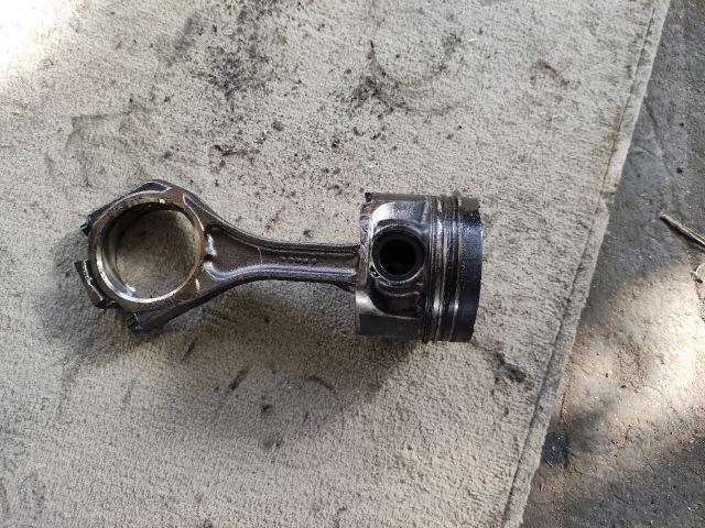 bontott RENAULT ESPACE IV Dugattyú