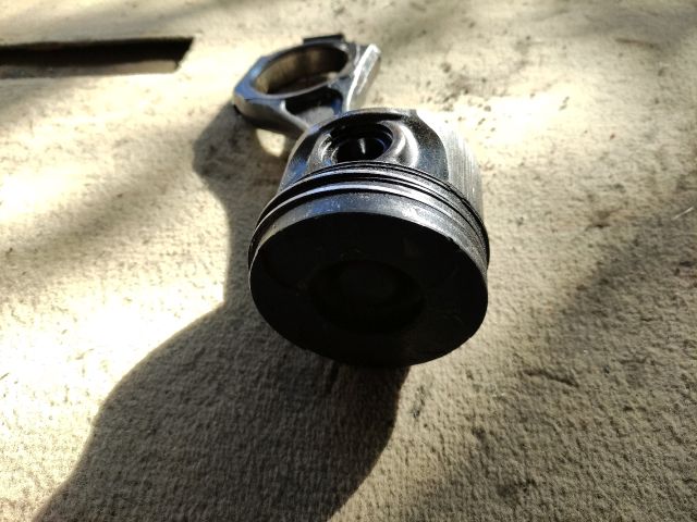 bontott RENAULT ESPACE IV Dugattyú