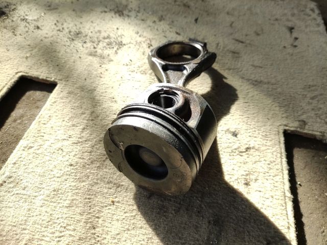 bontott RENAULT ESPACE IV Dugattyú