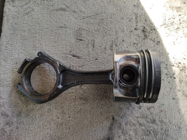 bontott RENAULT ESPACE IV Dugattyú