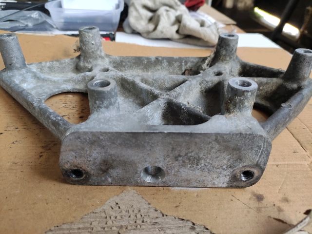 bontott RENAULT ESPACE IV Motor Tartó Bak (Fém)