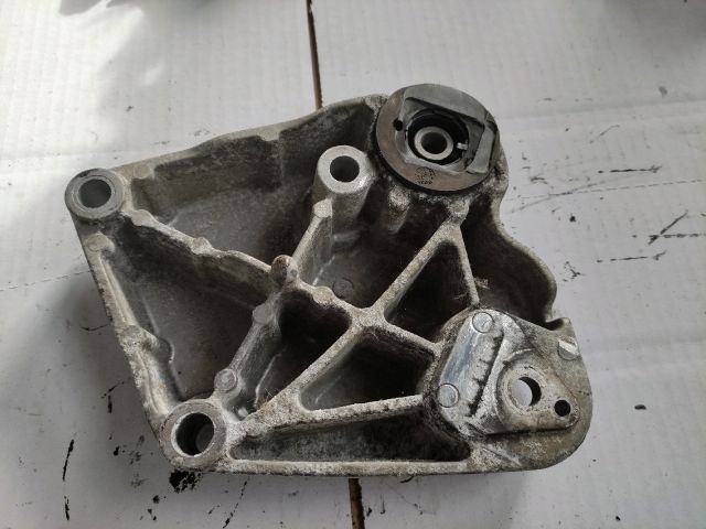 bontott RENAULT ESPACE IV Motor Tartó Bak (Fém)