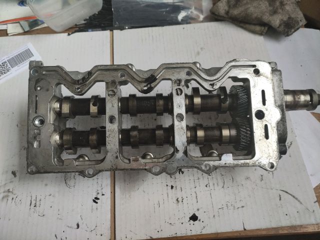 bontott RENAULT ESPACE IV Vezérműtengely Házzal