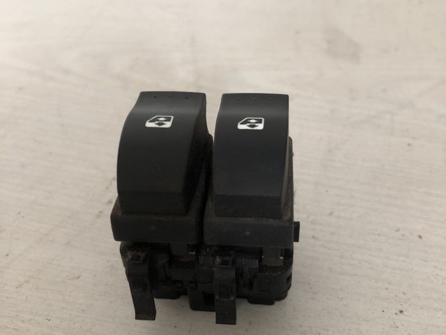 bontott RENAULT ESPACE IV Ablakemelő Kapcsoló Négyes / Kettes