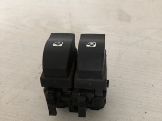 bontott RENAULT ESPACE IV Ablakemelő Kapcsoló Négyes / Kettes