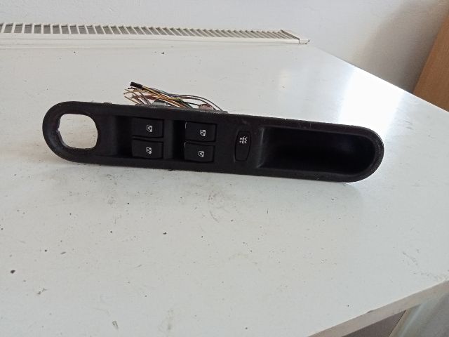 bontott RENAULT ESPACE IV Ablakemelő Kapcsoló Négyes / Kettes