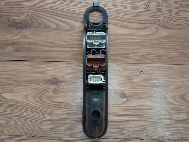 bontott RENAULT ESPACE IV Bal első Ablakemelő Kapcsoló