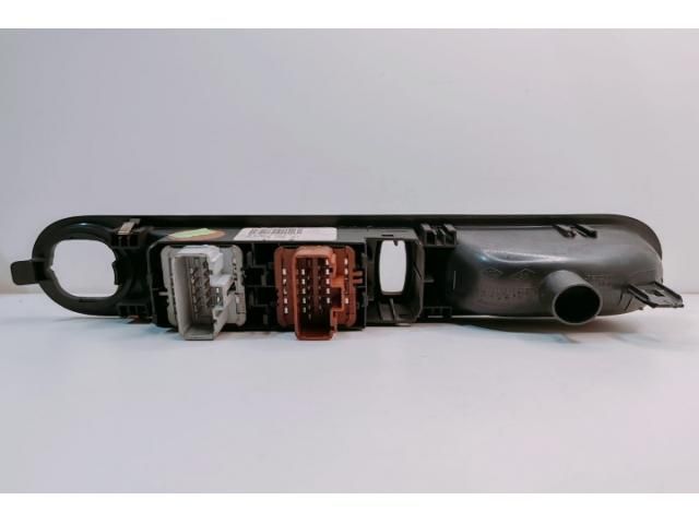 bontott RENAULT ESPACE IV Bal első Ablakemelő Kapcsoló