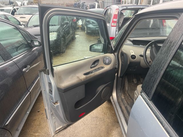 bontott RENAULT ESPACE IV Bal első Ajtó (Üres lemez)