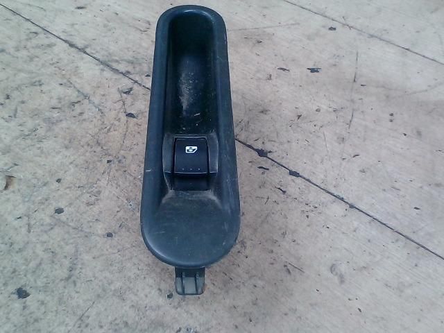 bontott RENAULT ESPACE IV Bal hátsó Ablakemelő Kapcsoló