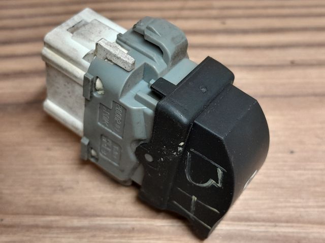 bontott RENAULT ESPACE IV Bal hátsó Ablakemelő Kapcsoló