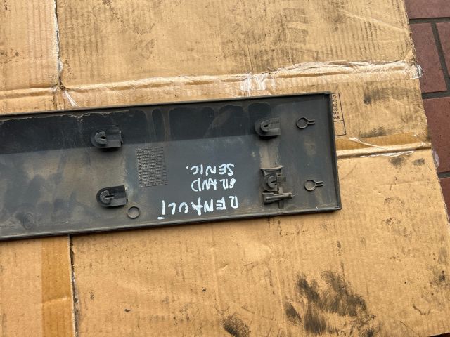 bontott RENAULT ESPACE IV Bal hátsó Ajtó Díszléc