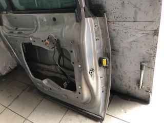 bontott RENAULT ESPACE IV Bal hátsó Ajtó (Üres lemez)