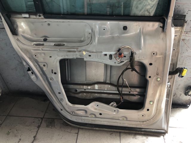 bontott RENAULT ESPACE IV Bal hátsó Ajtó (Üres lemez)