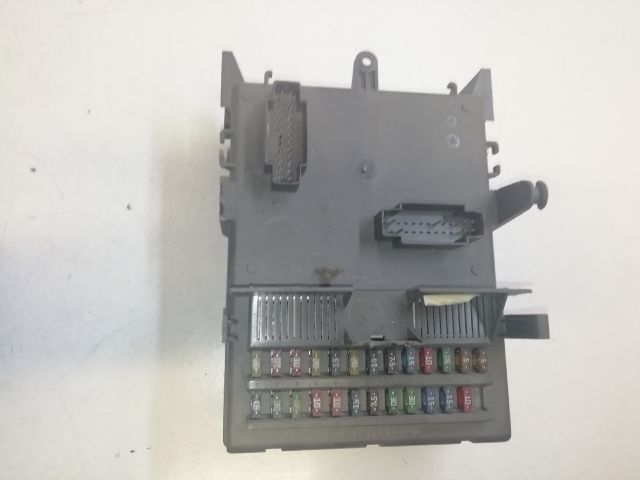 bontott RENAULT ESPACE IV Biztosítéktábla Csomagtér