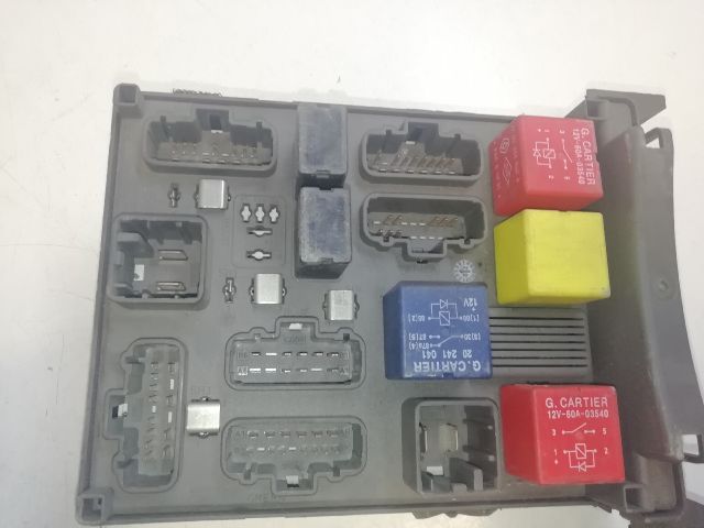 bontott RENAULT ESPACE IV Biztosítéktábla Csomagtér