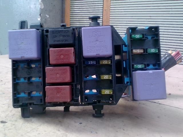 bontott RENAULT ESPACE IV Biztosítéktábla Utastér