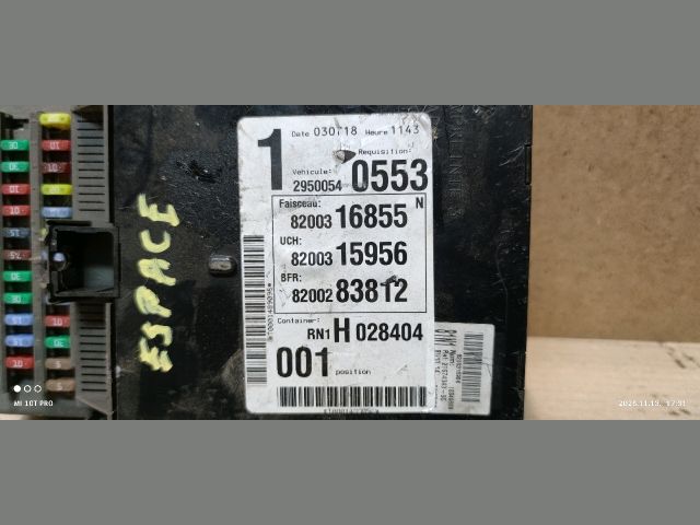 bontott RENAULT ESPACE IV Biztosítéktábla Utastér
