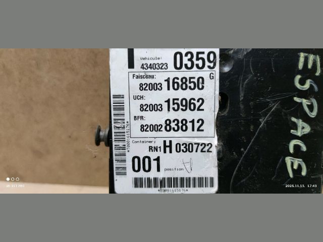 bontott RENAULT ESPACE IV Biztosítéktábla Utastér