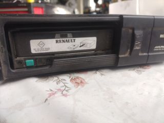 bontott RENAULT ESPACE IV CD / DVD Tár