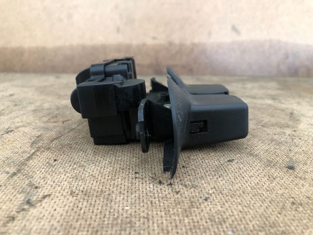 bontott RENAULT ESPACE IV Csomagtérajtó Zárszerkezet