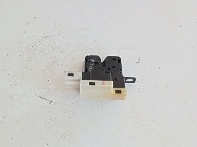 bontott RENAULT ESPACE IV Csomagtérajtó Zárszerkezet