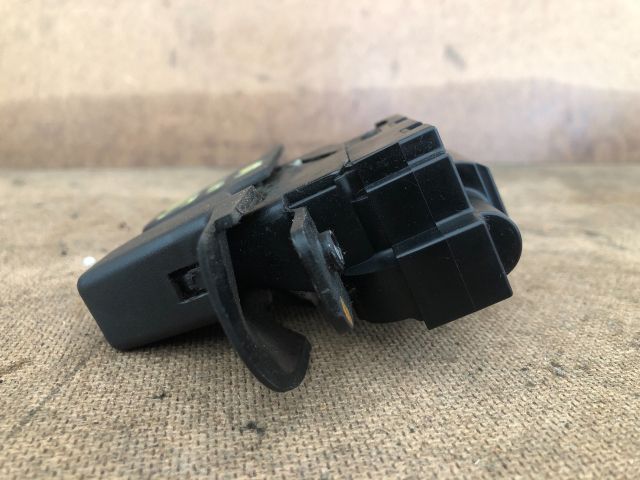 bontott RENAULT ESPACE IV Csomagtérajtó Zárszerkezet