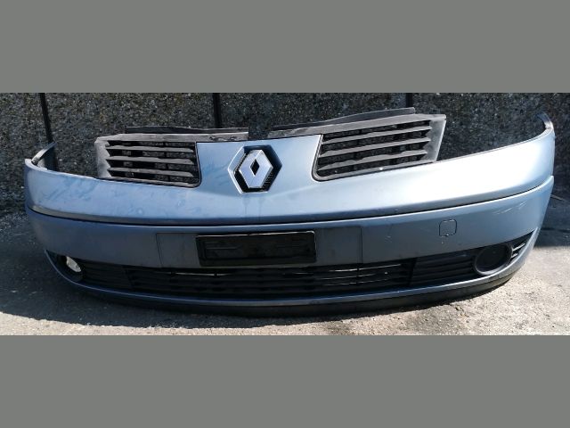 bontott RENAULT ESPACE IV Első Lökhárító (Részeivel)