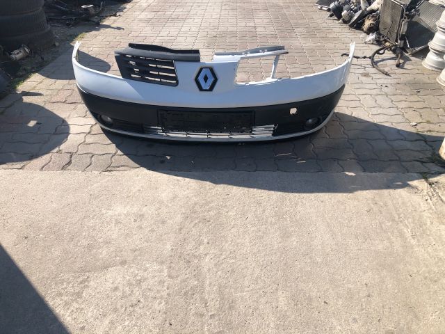 bontott RENAULT ESPACE IV Első Lökhárító (Részeivel)