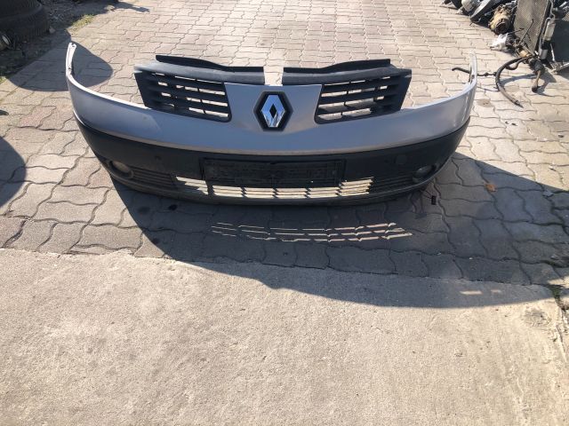 bontott RENAULT ESPACE IV Első Lökhárító (Részeivel)