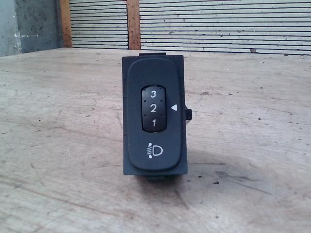 bontott RENAULT ESPACE IV Fényszórómagasság Állító Kapcsoló