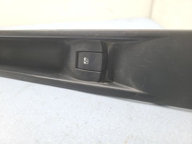 bontott RENAULT ESPACE IV Jobb első Ablakemelő Kapcsoló