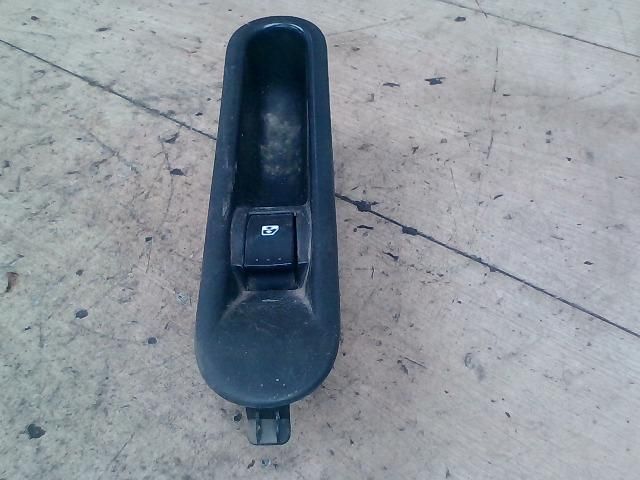 bontott RENAULT ESPACE IV Jobb hátsó Ablakemelő Kapcsoló