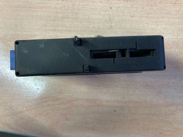 bontott RENAULT ESPACE IV Kártyaolvasó