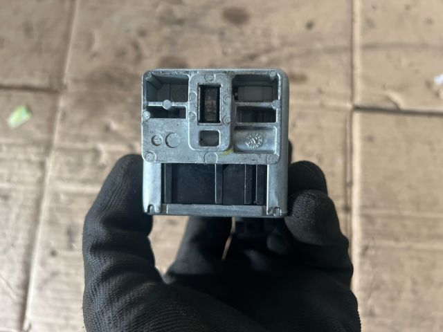 bontott RENAULT ESPACE IV Kormányzár (Elektromos)