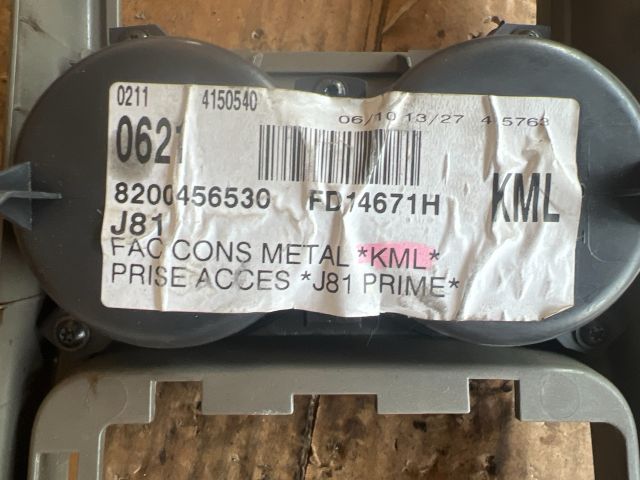 bontott RENAULT ESPACE IV Középkonzol Keret