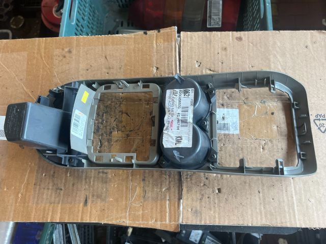 bontott RENAULT ESPACE IV Középkonzol Keret