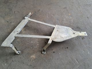 bontott RENAULT ESPACE IV Pótkerék Tartó Fenéklemez