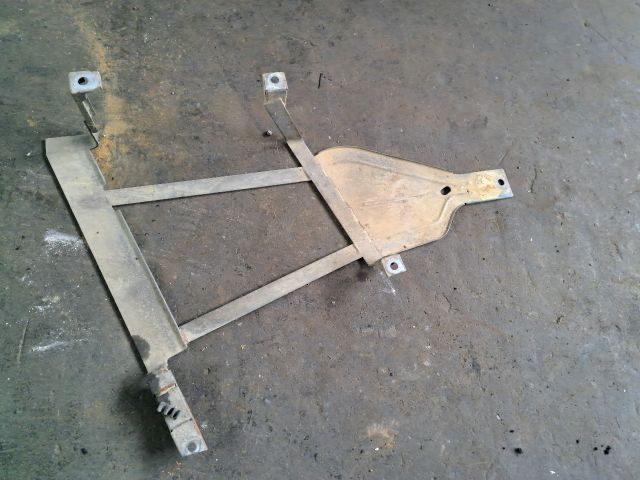 bontott RENAULT ESPACE IV Pótkerék Tartó Fenéklemez