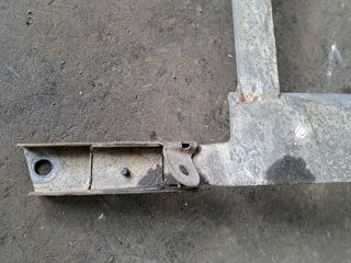 bontott RENAULT ESPACE IV Pótkerék Tartó Fenéklemez