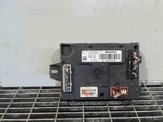 bontott RENAULT EXPRESS Komfort Elektronika