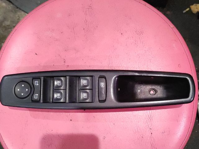 bontott RENAULT FLUENCE Bal első Ablakemelő Kapcsoló