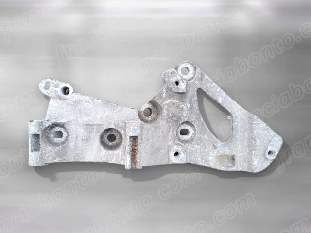 bontott RENAULT FLUENCE Generátor Tartó Bak